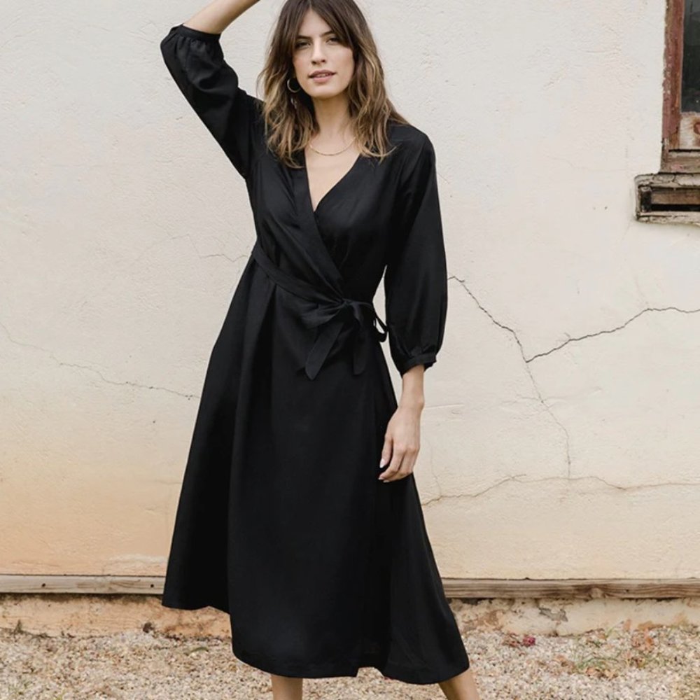 TRADLANDS - LILY MIDI WRAP DRESS BLACK - M